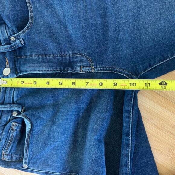 Good American Good Legs Flare Jeans 6/28 Medium Wash Blue 004 30" Inseam Organic - Picture 5 of 8